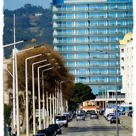 Avenida 25 Abril, Praceta Zeca Afonso Nº3 Apartment *